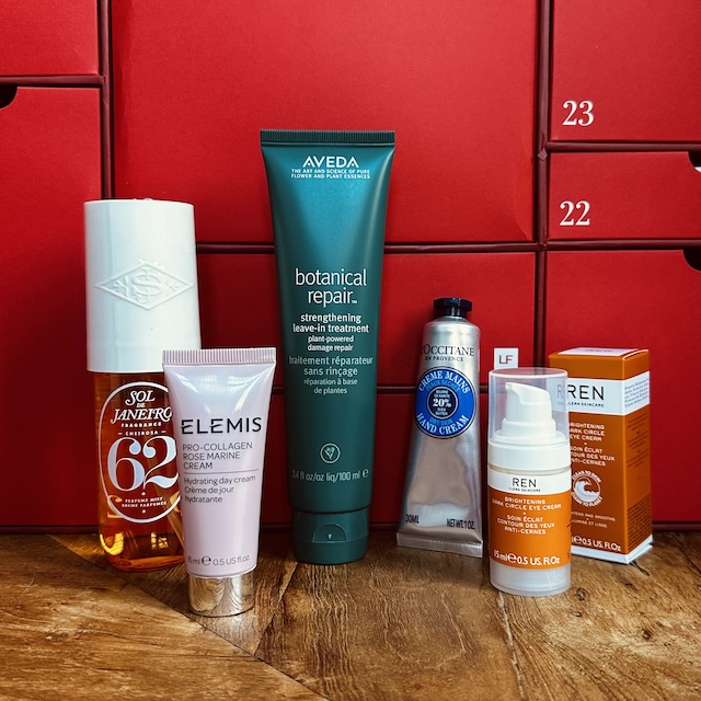 Lookfantastic adventskalender 2025 - 1 - Gewoon Iloon