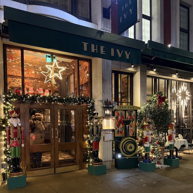 03.10 - The Ivy - Gewoon Iloon